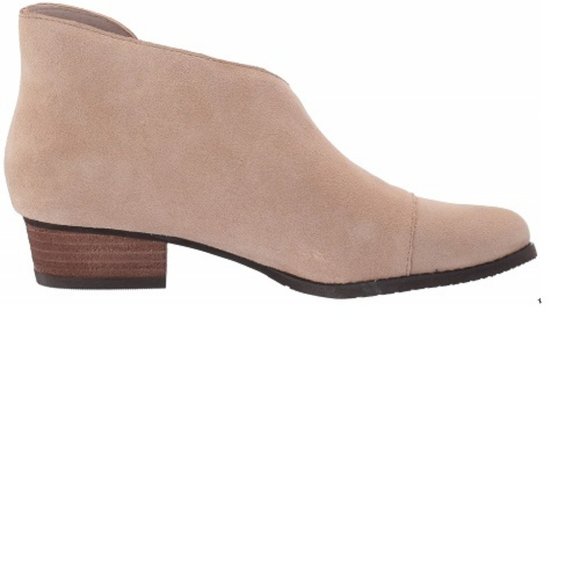 Blondo IZZYS Suede, Cut Out Block Heel Bootie NIB - Picture 6 of 7
